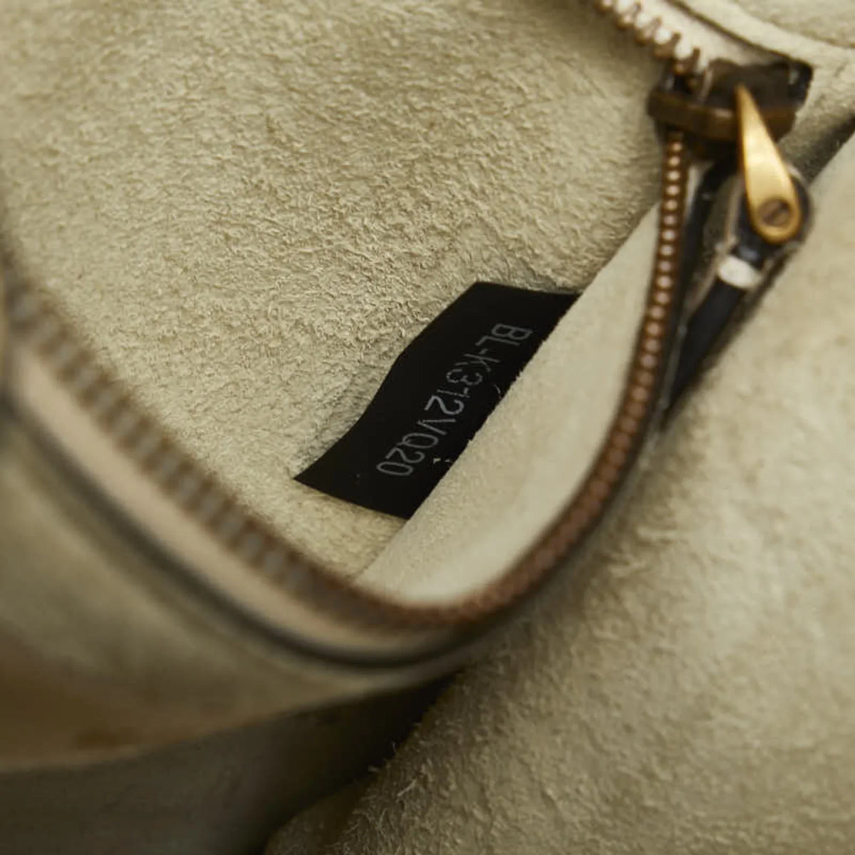 Pre-Owned Valentino Studded Chain Shoulder Bag Ivory Leather Women's VALENTINO (Good)
