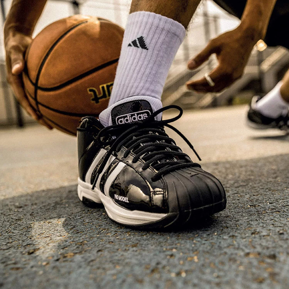 Unisex-Adult Creator 365 Basketball Crew Socks (1-Pair) X-Large White/Black